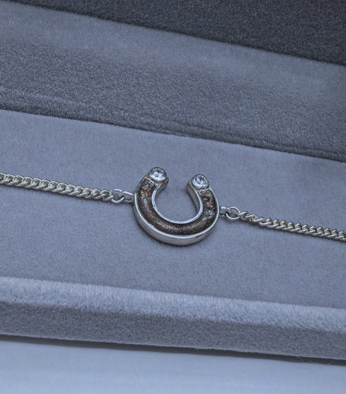 Silver Horseshoe Memorial Connector
