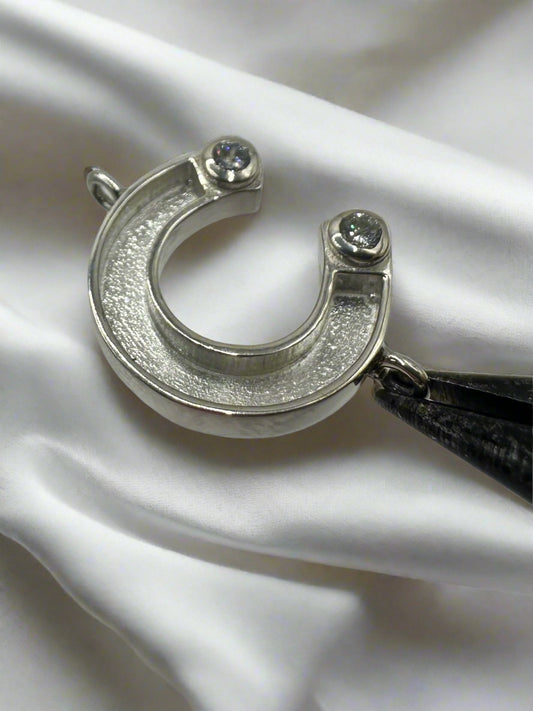 Silver Horseshoe Memorial Connector