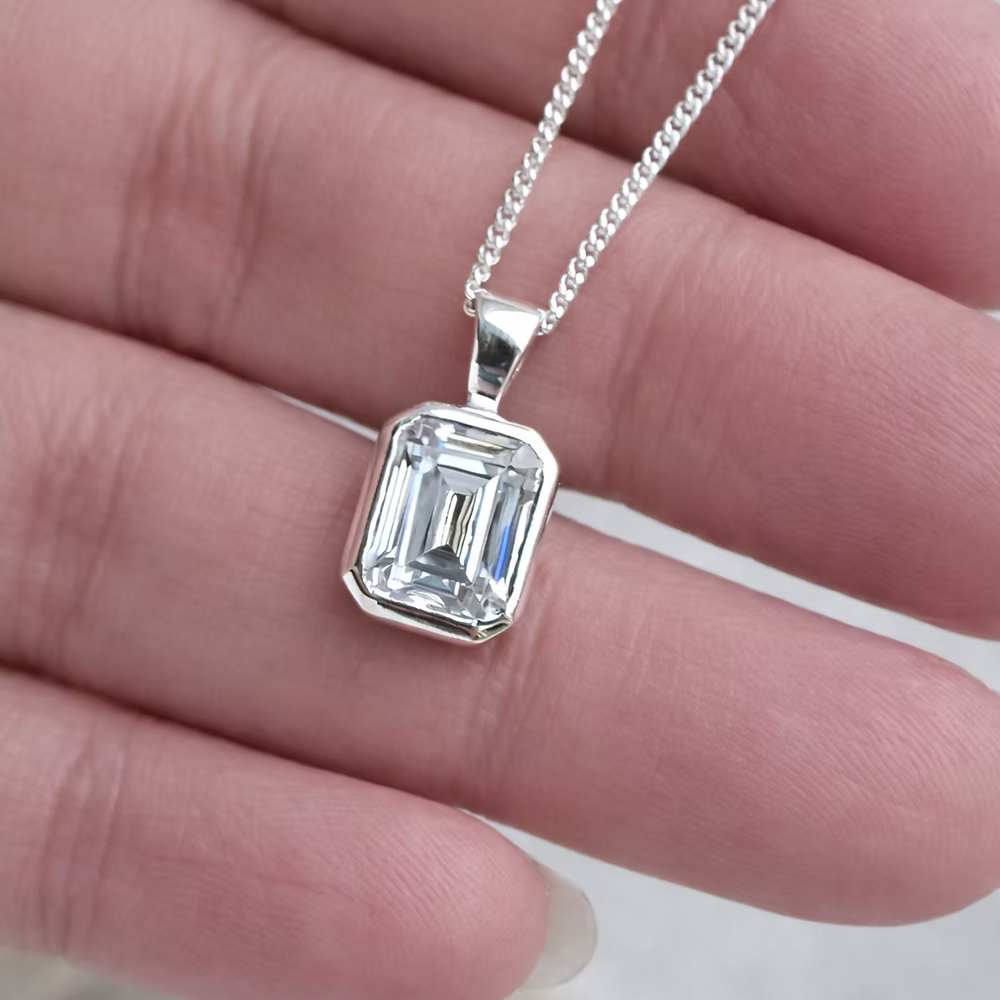 Cubic Zirconia Secretly Set Pendant - Emerald